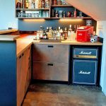Hausbar unter der Dachschräge